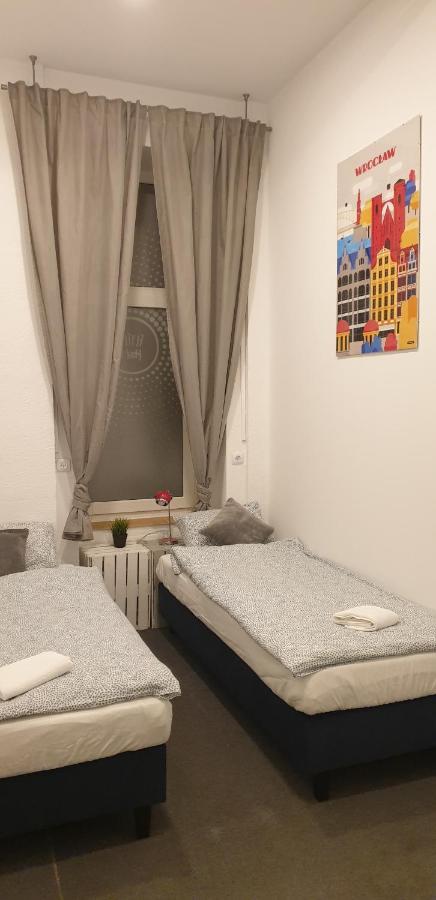 Flyfly Hostel , Darmowy Parking , Rezerwuj Przez Urzadzenia Mobilne -10 Procent Wrocław Exterior foto