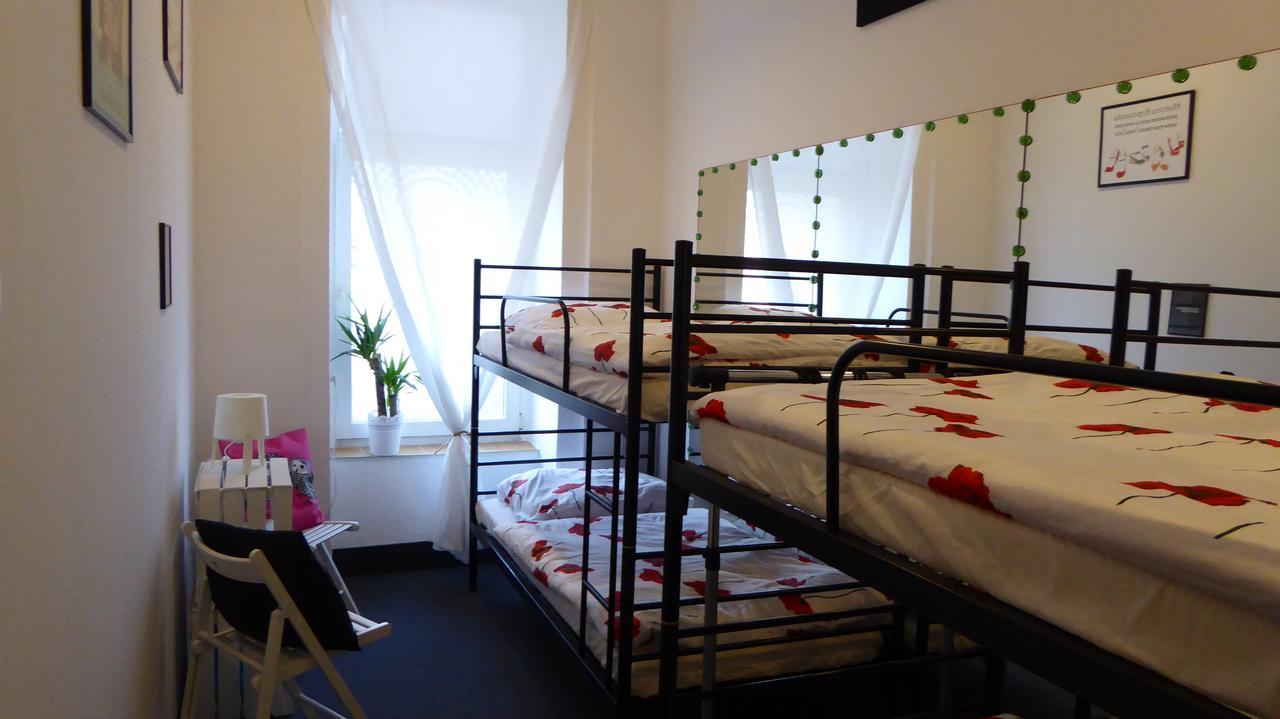 Flyfly Hostel , Darmowy Parking , Rezerwuj Przez Urzadzenia Mobilne -10 Procent Wrocław Exterior foto